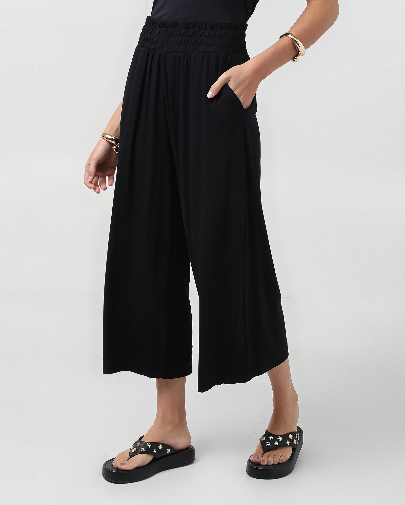 Calça feminina pantacourt em viscose Nana - Preto | AK by Riachuelo