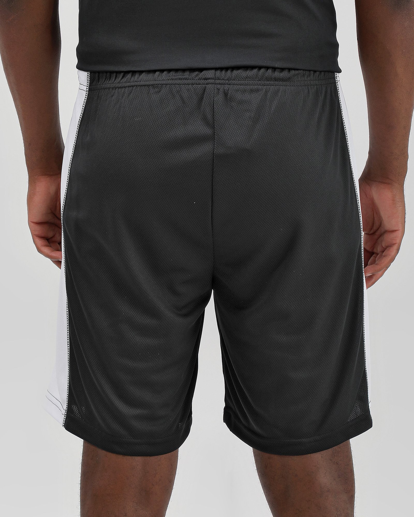 Riachuelo Bermuda esportiva masculina com perfuros Brooklyn preta