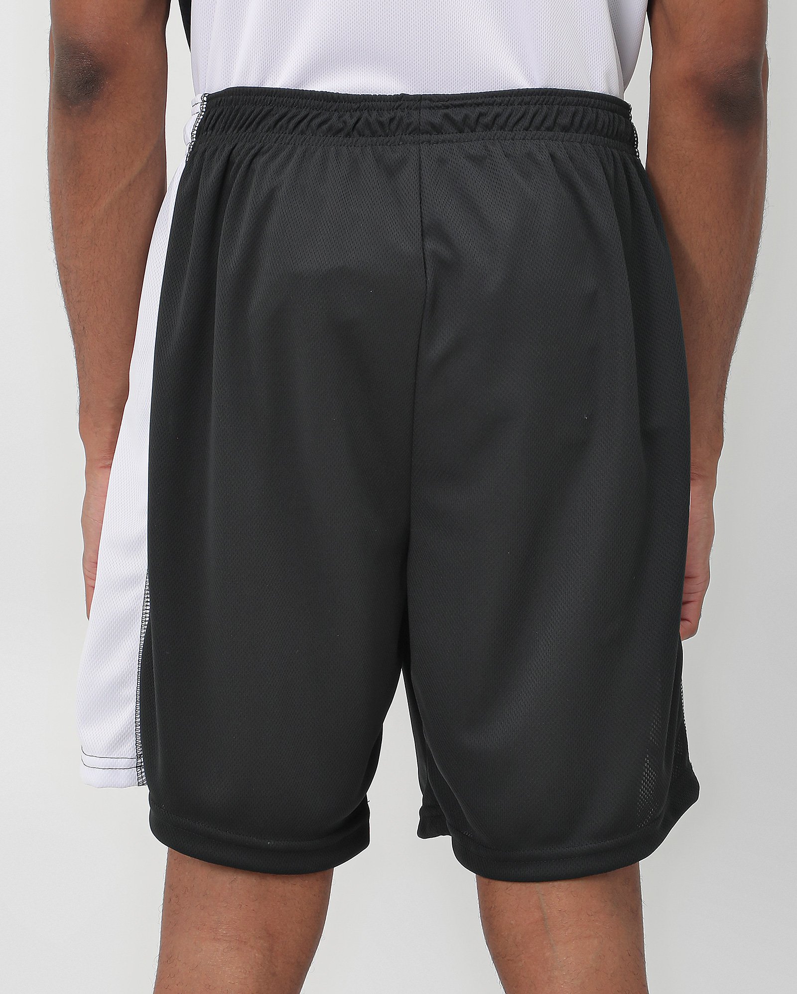 Riachuelo Bermuda esportiva masculina com perfuros Brooklyn preta