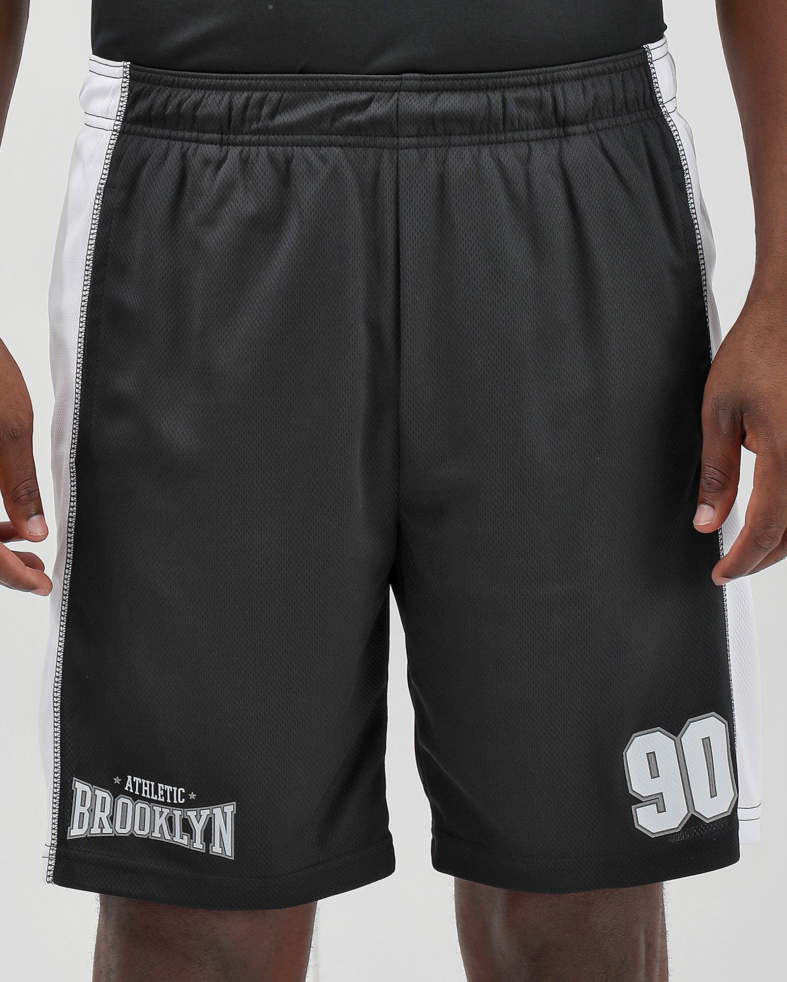 Riachuelo Bermuda esportiva masculina com perfuros Brooklyn preta