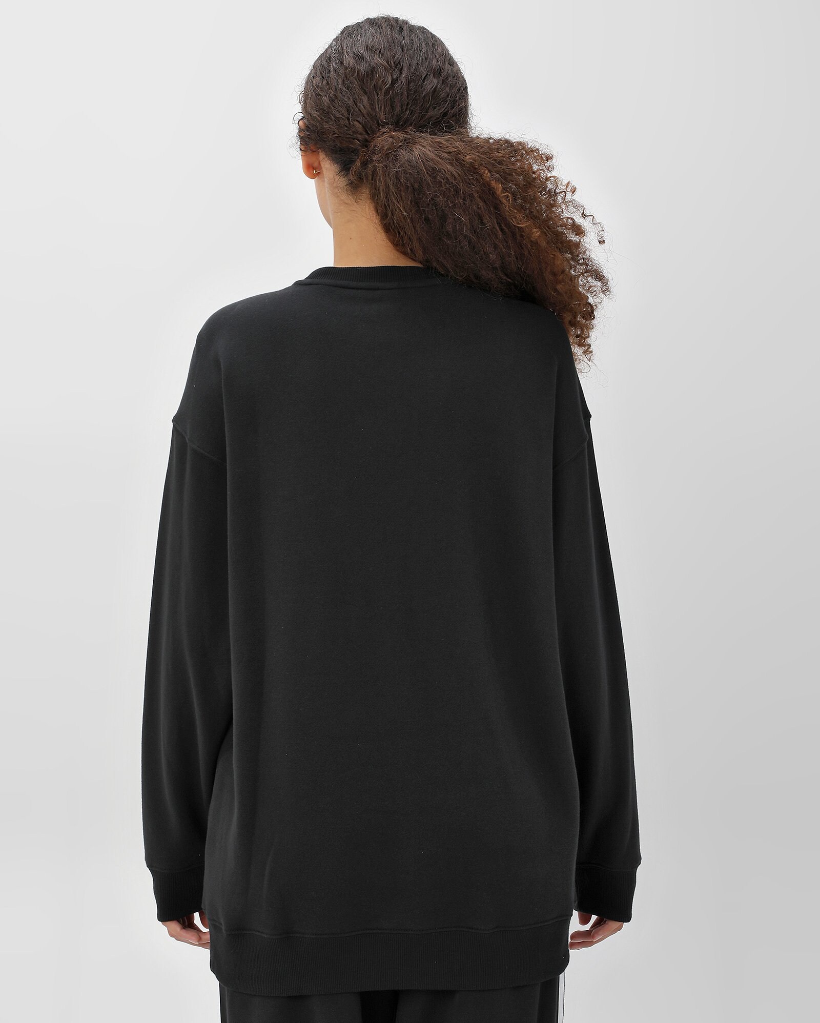 Riachuelo | Blusa de moletom feminina alongado IC8798 preta | adidas