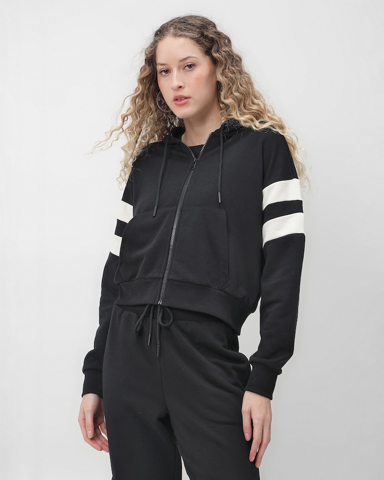 Riachuelo Blusa de moletom feminina com listras na manga Preto - Main Image