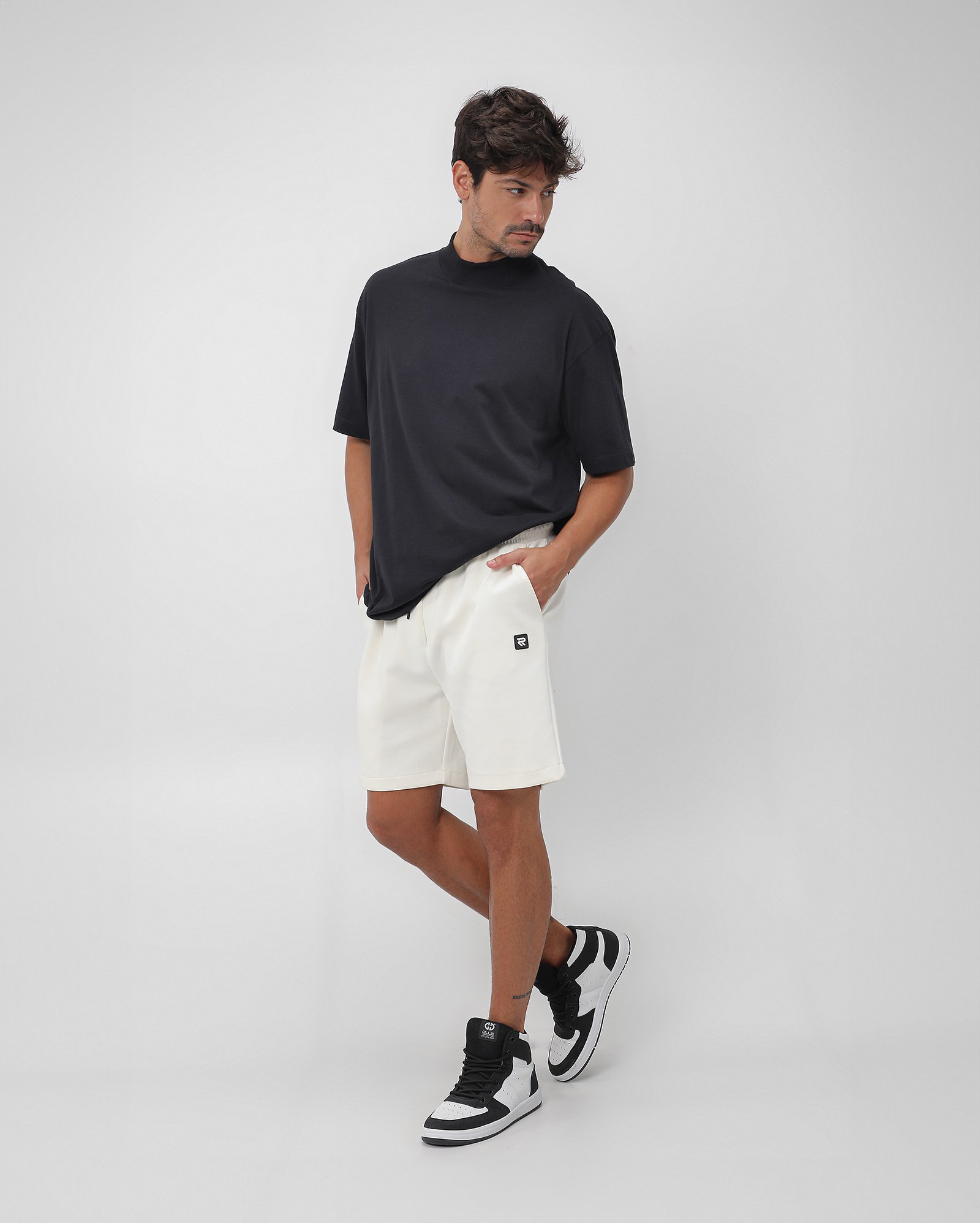 Bermuda de moletom masculina com zíper off-white