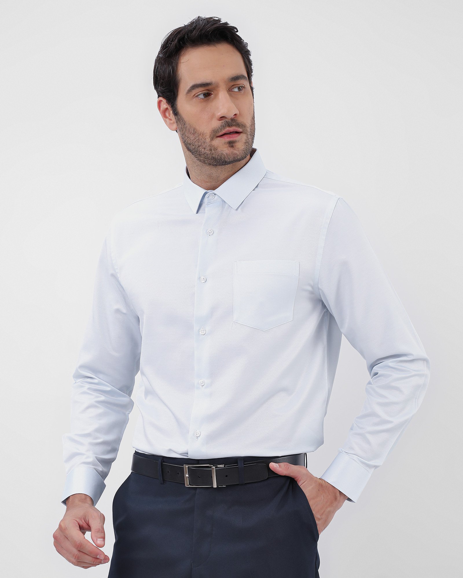 Camisa social masculina regular com botões e bolso azul | Original by Riachuelo