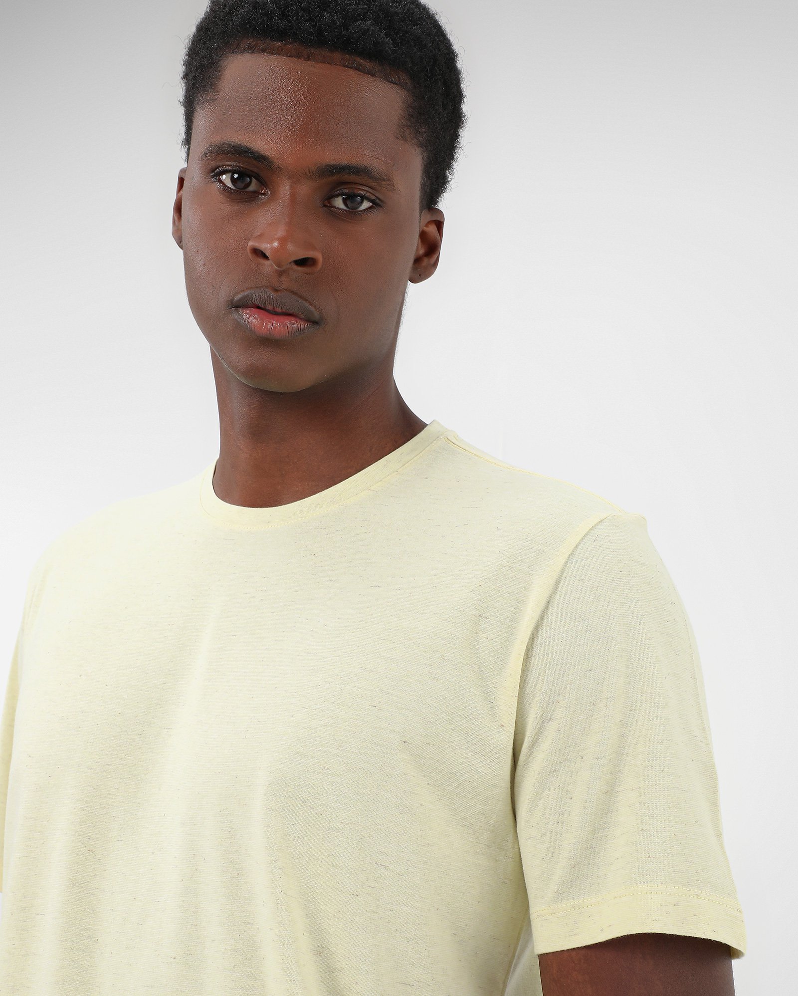 Camiseta masculina Classic malha sustentável - Amarelo Pastel — foto 4