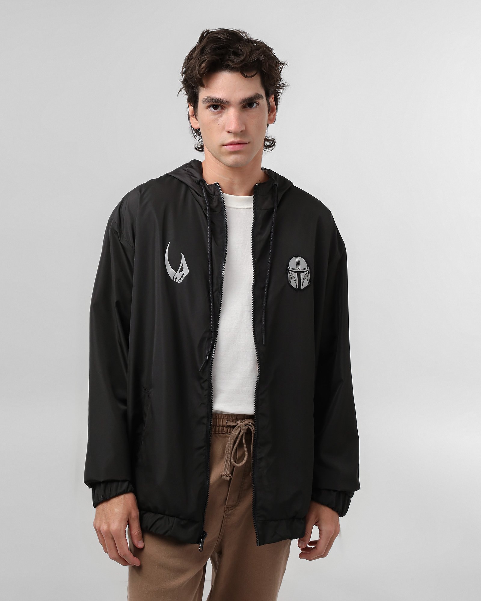 Jaqueta masculina corta vento dupla face The Mandalorian preta | Star Wars