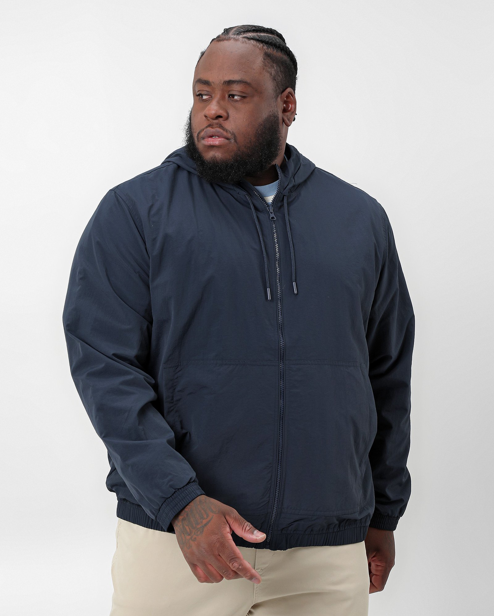 Jaqueta corta vento plus size masculina com capuz - Azul Escuro | Original Plus by Riachuelo