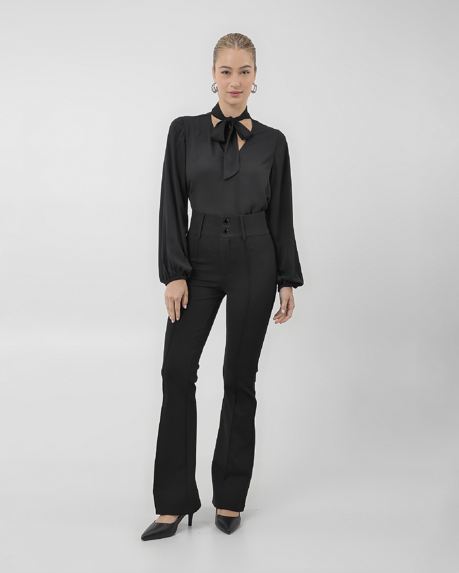 Calça feminina bootcut de viscose preta | AK