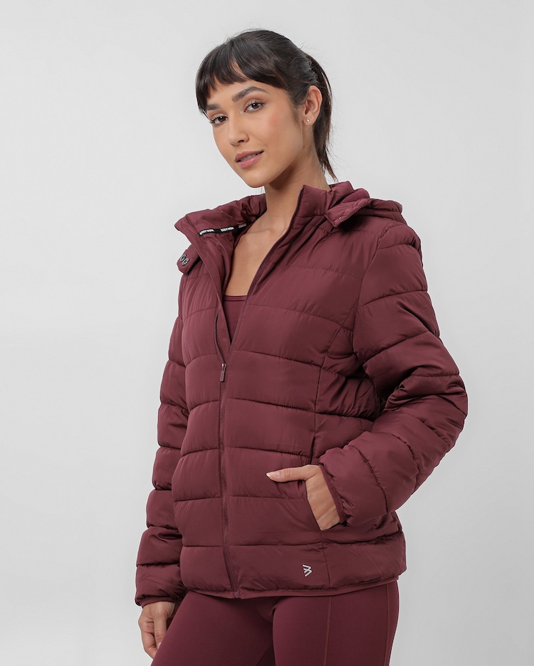 Riachuelo Jaqueta puffer esportiva feminina com capuz vinho