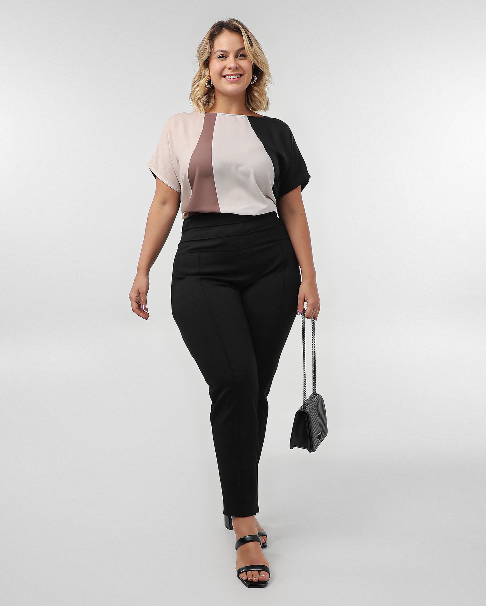 Calça legging plus size cós alto preta | AK Plus