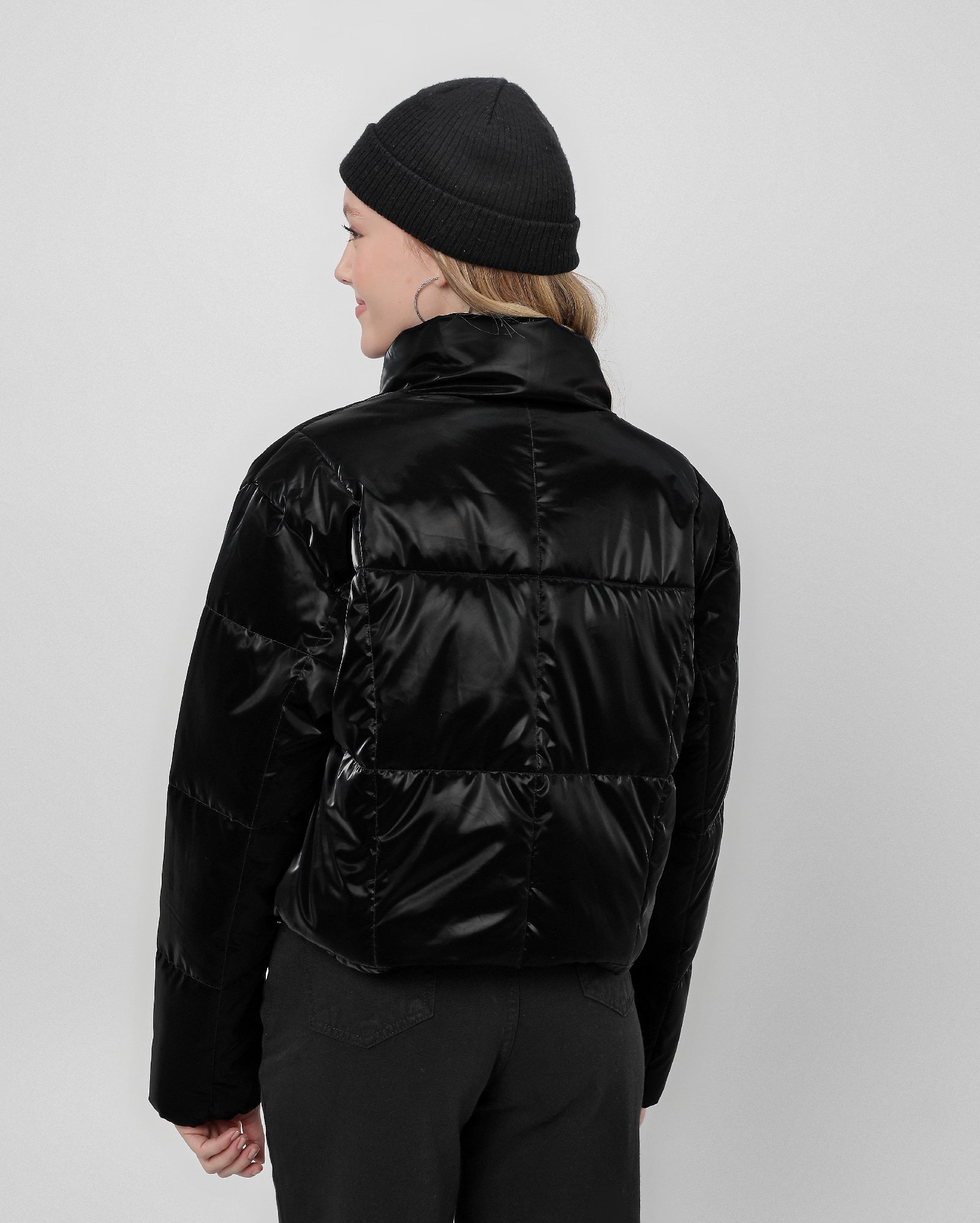 Jaqueta juvenil puffer cropped preta | Y C by Riachuelo