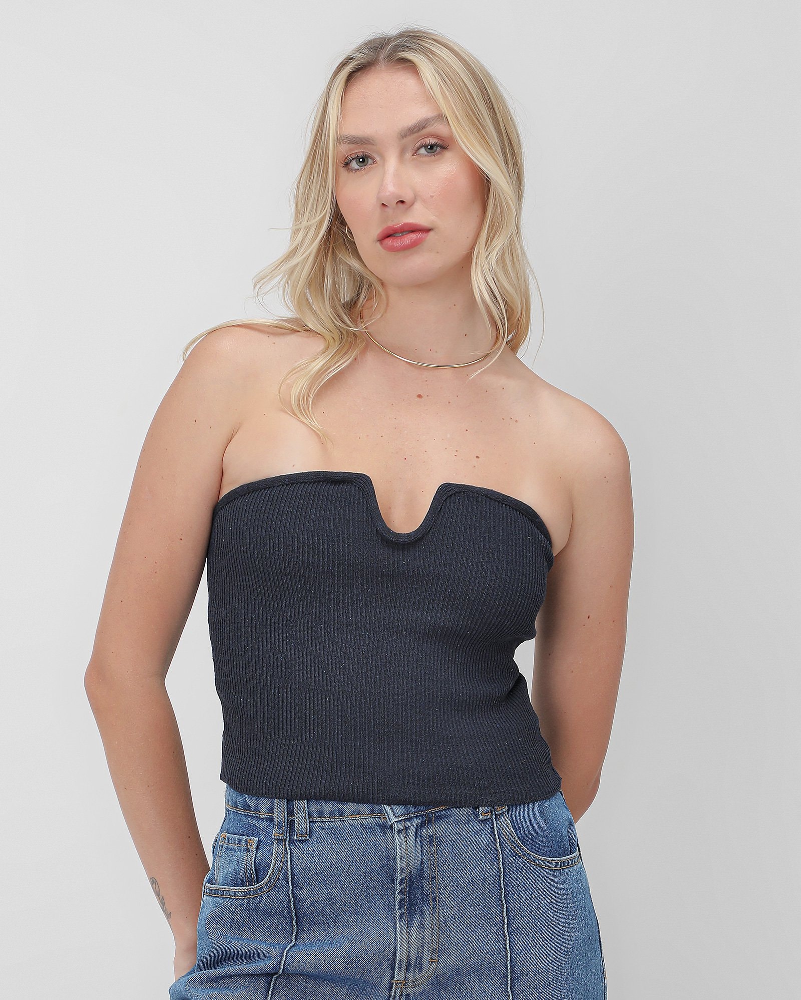 Top em tubinho malha canelada azul