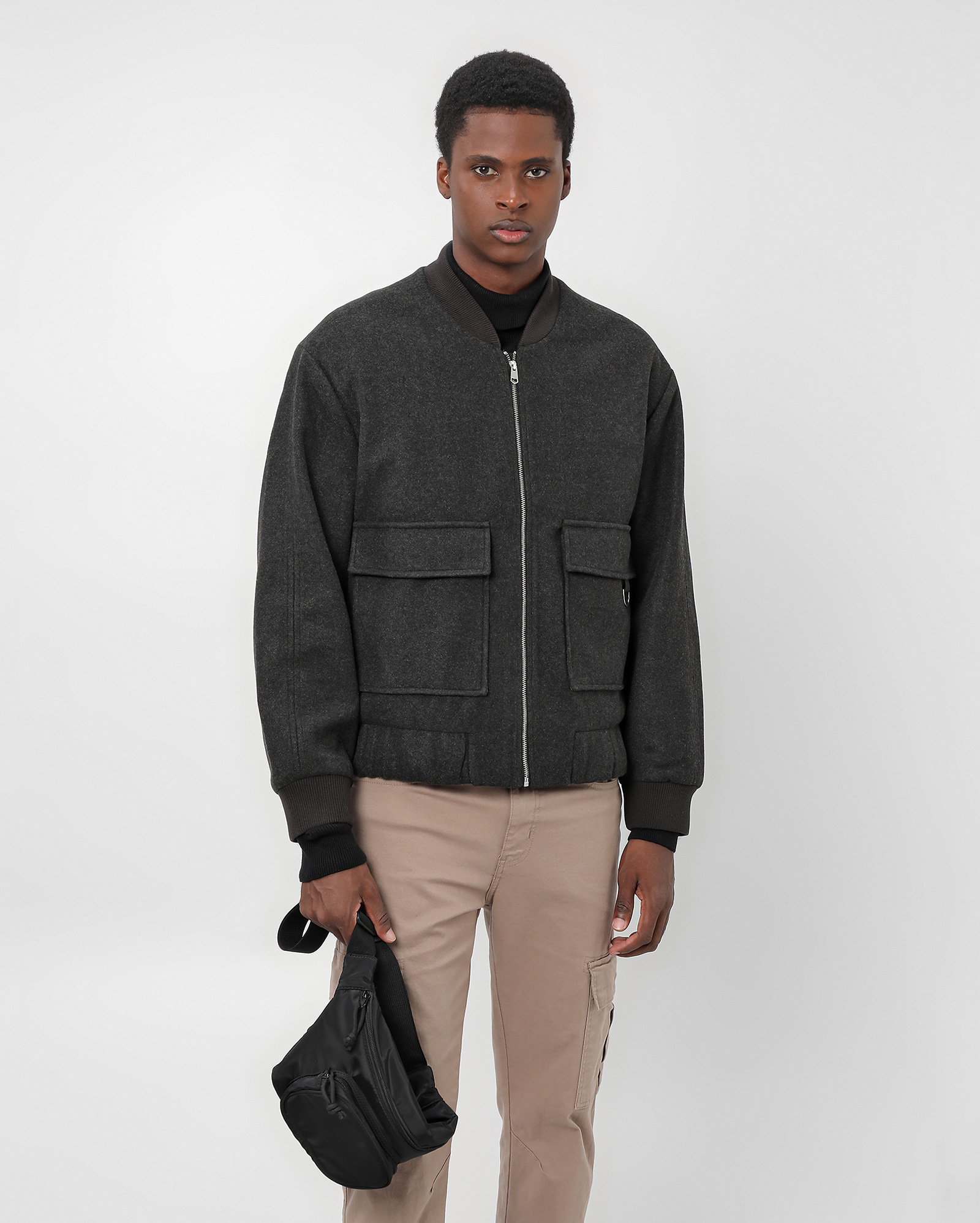 Jaqueta masculina bomber com bolso cinza | Pool by Riachuelo