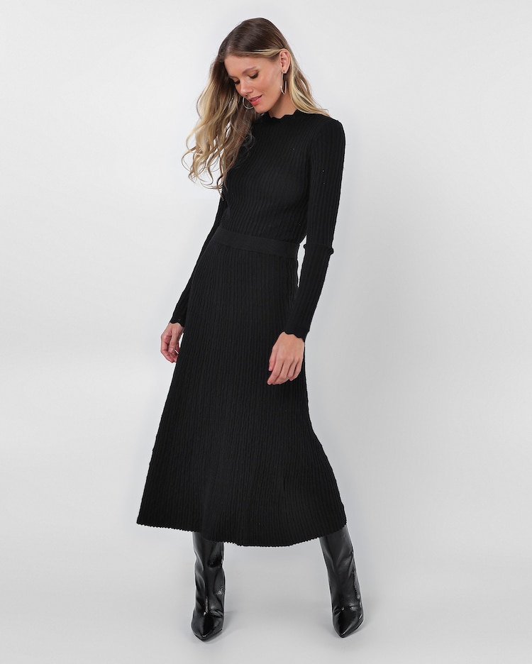 Riachuelo Saia midi evasê tricot canelado preta AK by Riachuelo