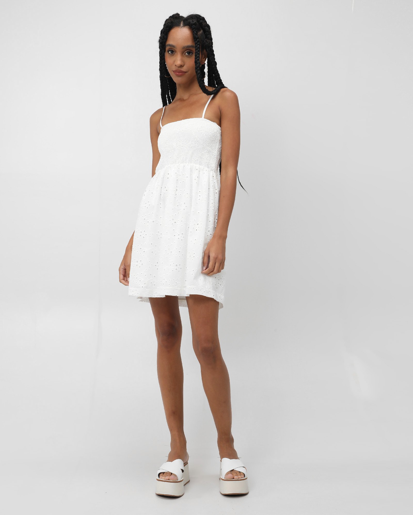 Vestido curto de alcinha laise com lastex - Branco | Pool by Riachuelo