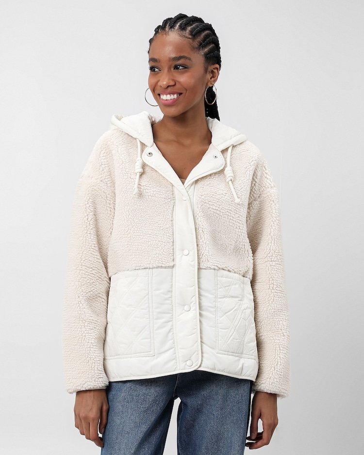 Riachuelo Casaco feminino peluciado com capuz off-white Pool