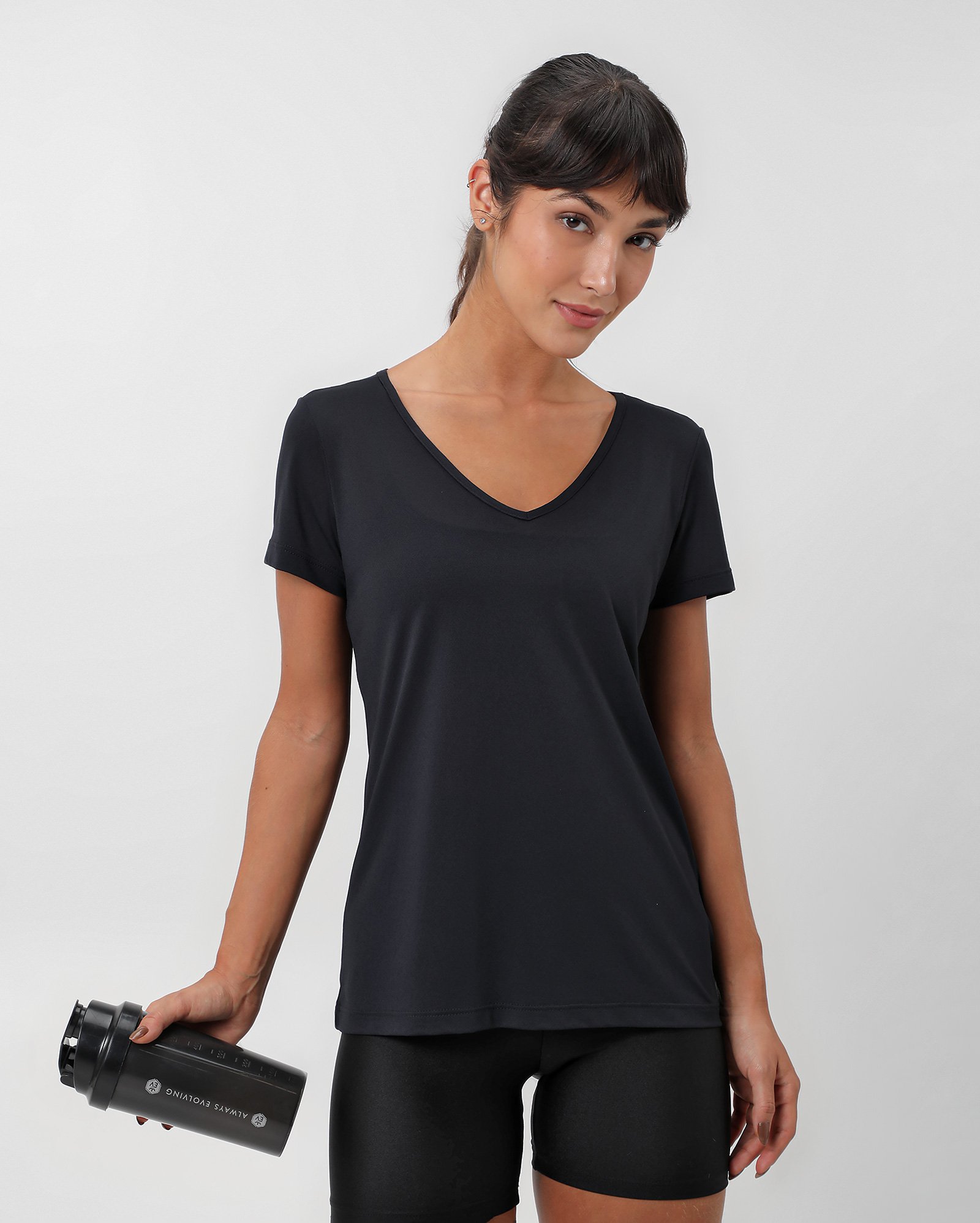 Camiseta esportiva feminina de poliamida decote V - Preto | BodyWork