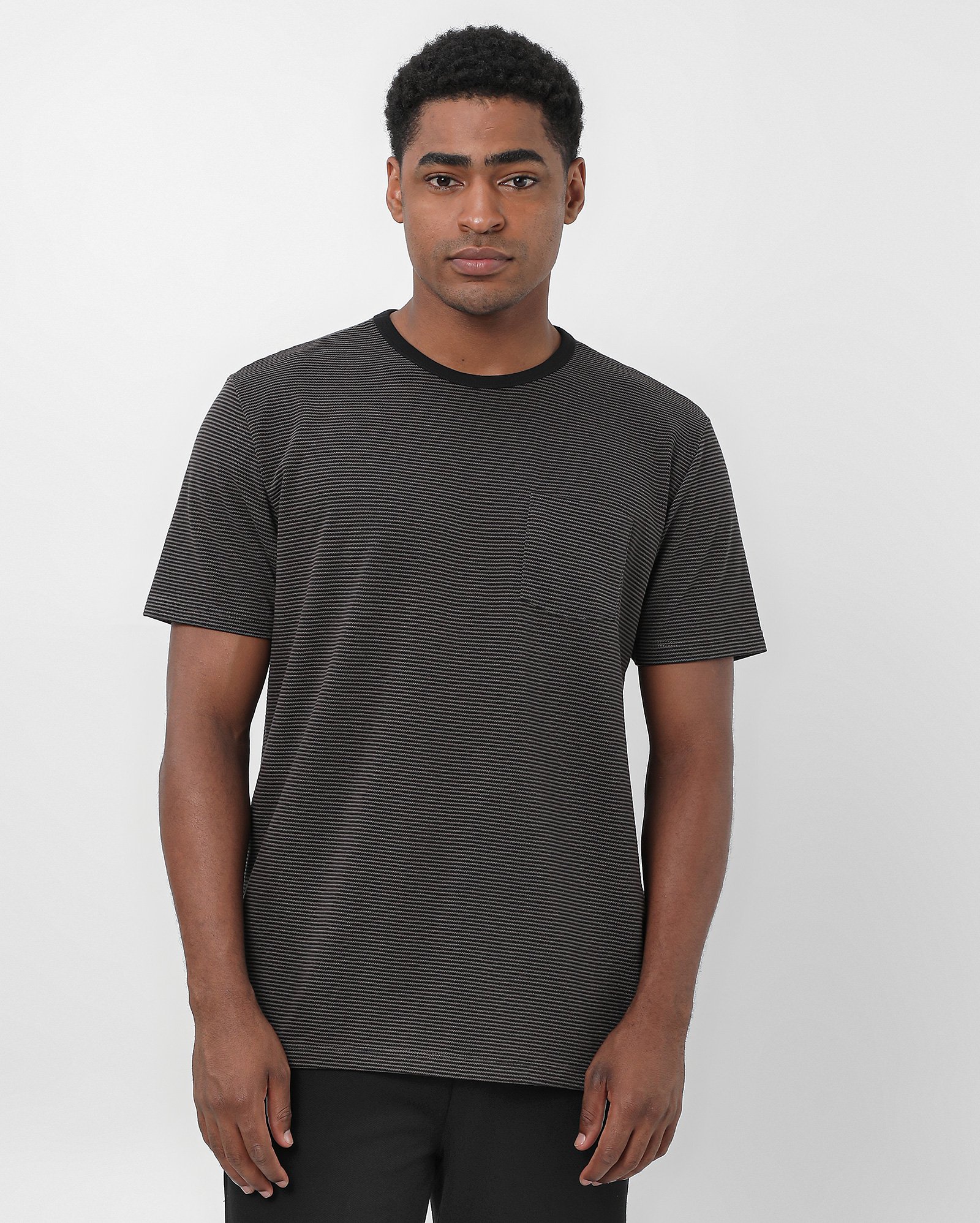 Camiseta masculina regular com bolso texturizada cinza | Pool by Riachuelo
