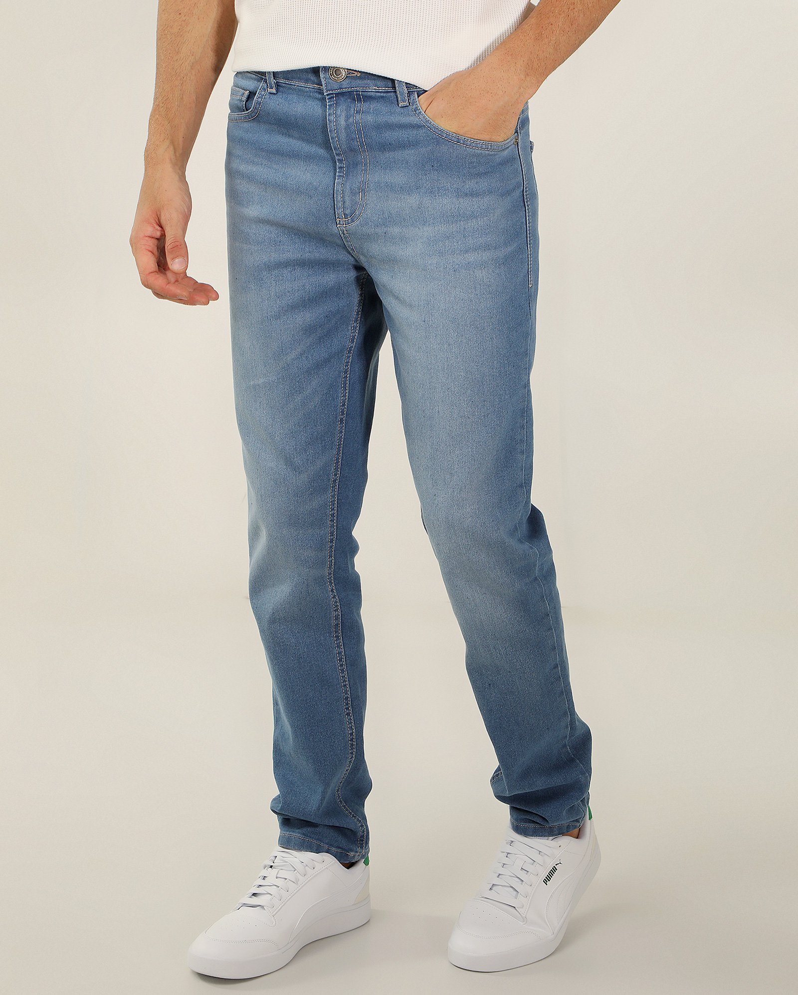 Riachuelo | Calça jeans masculina slim com bolsos - Jeans Claro | Pool ...