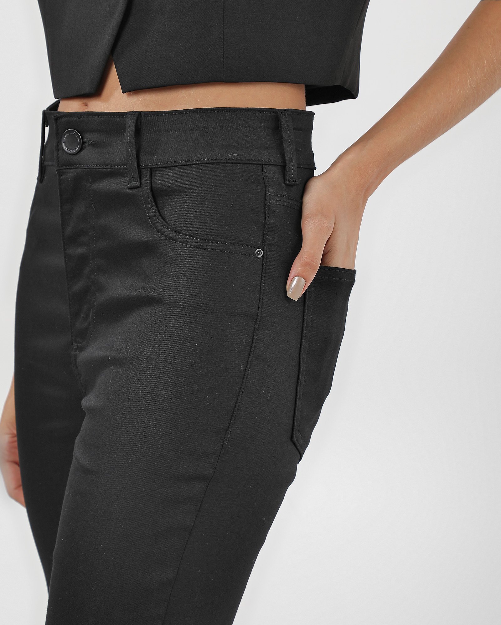 Bermuda jeans feminina ciclista ajustada - Preto | Pool Jeans — foto 5