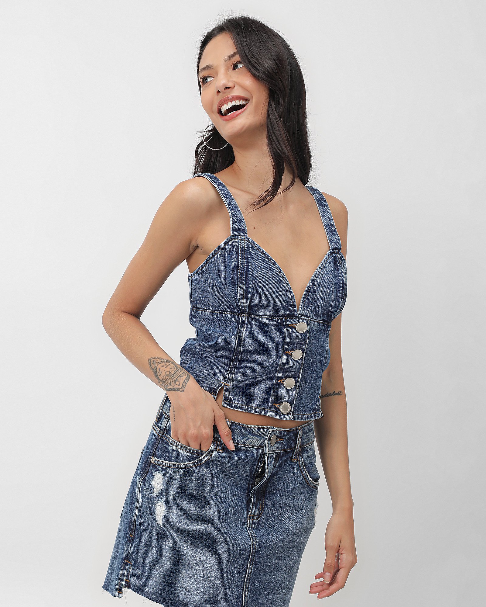 Regata jeans feminina com botões denim médio | Pool Jeans