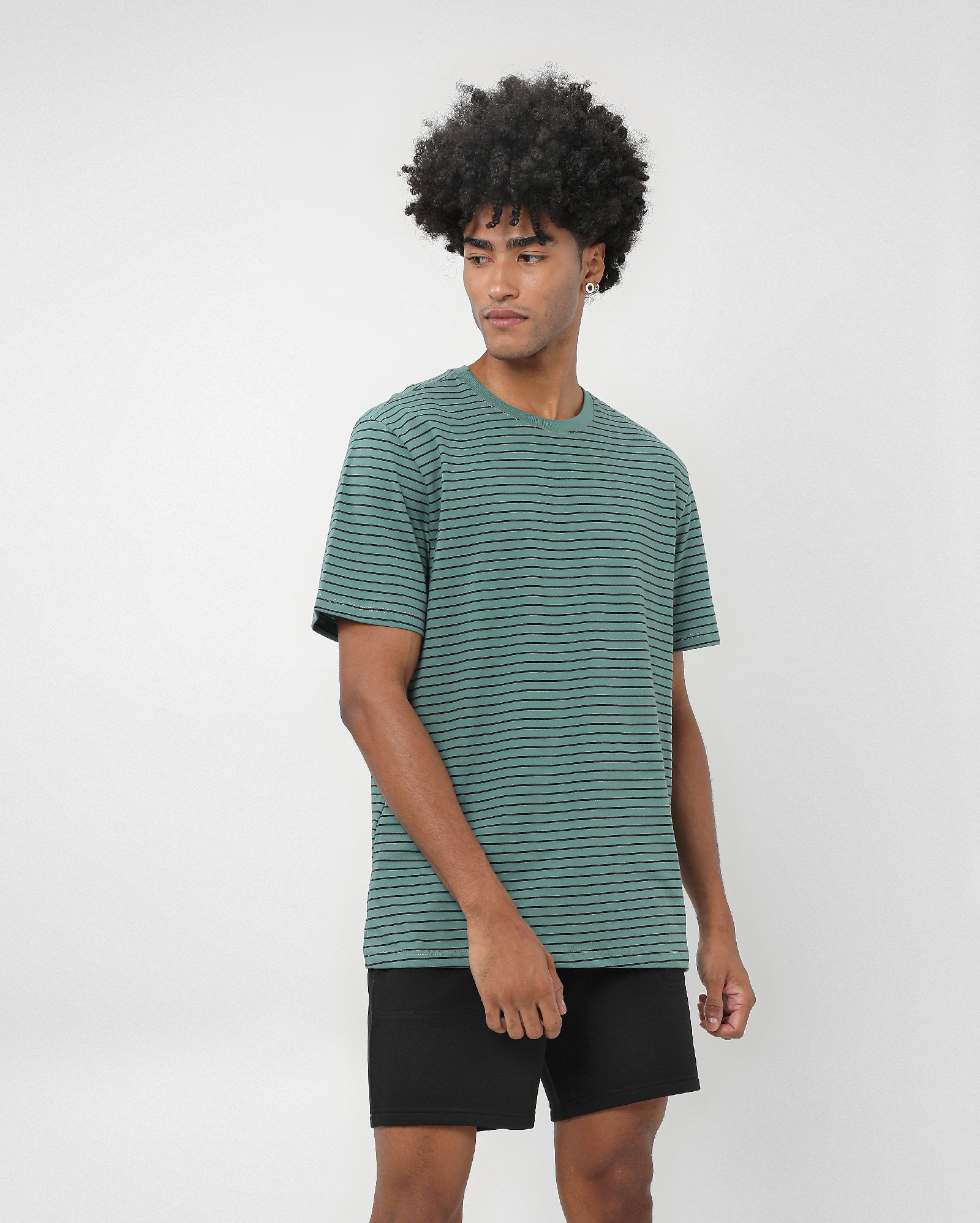 Bermuda de moletom masculina com cordão - Preto