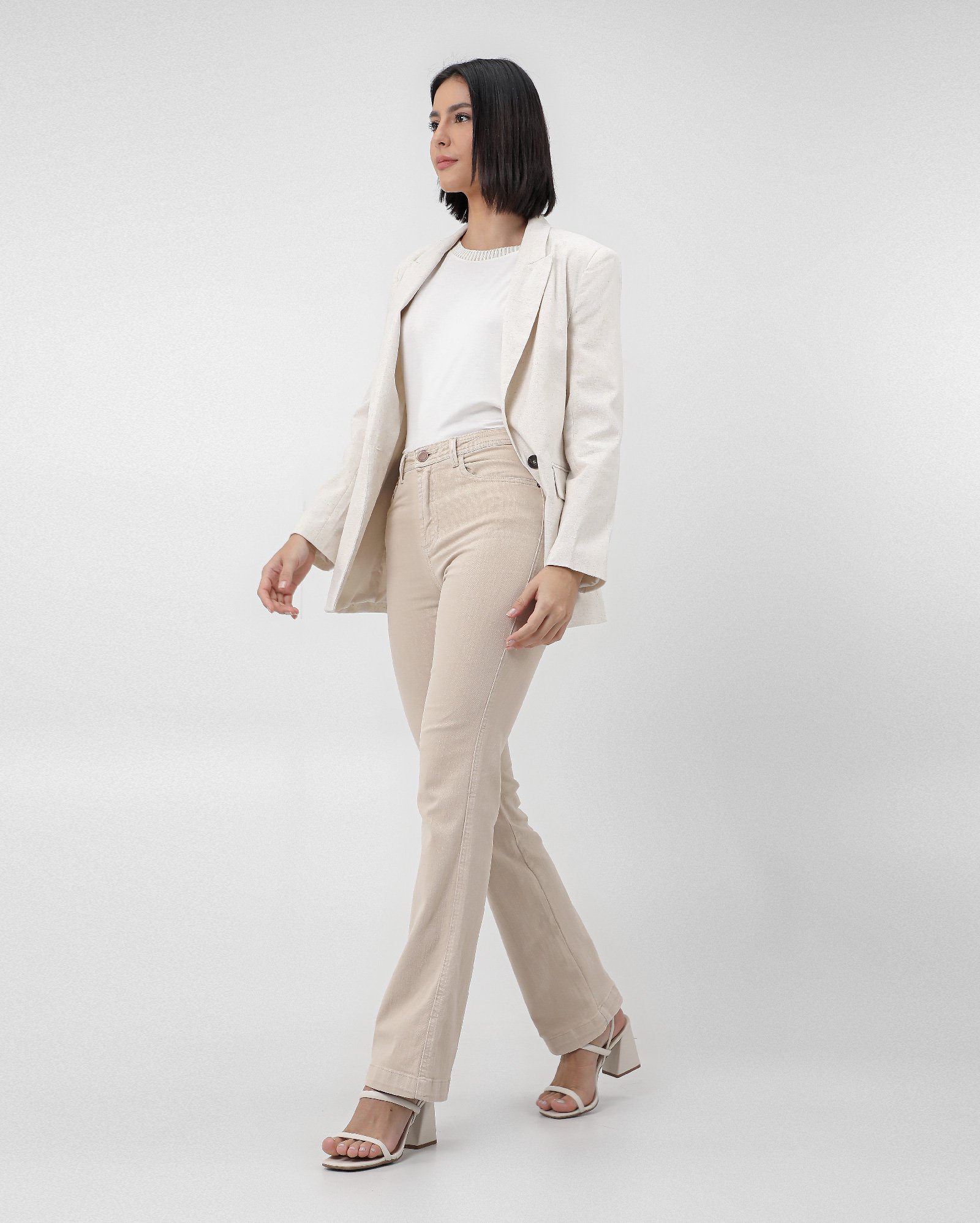 Calça jeans color feminina bootcut cintura alta bege | Pool Jeans