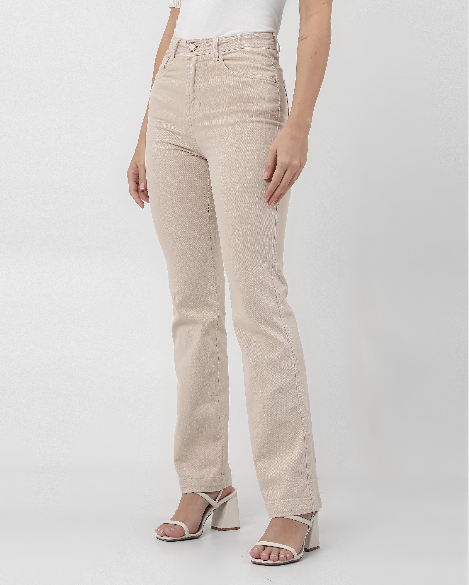 Calça jeans color feminina bootcut cintura alta bege | Pool Jeans