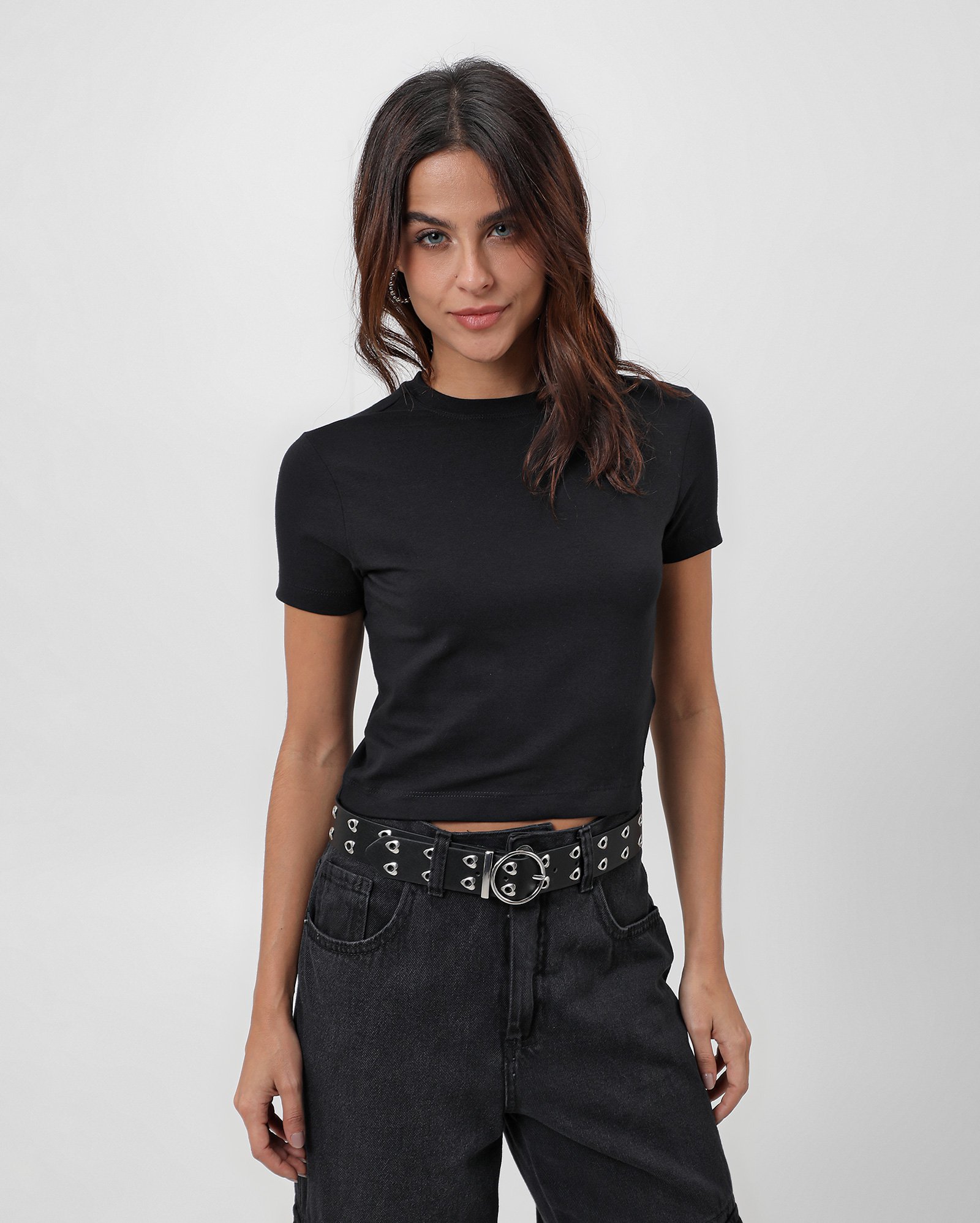 Camiseta cropped Camila lisa manga curta - Preto