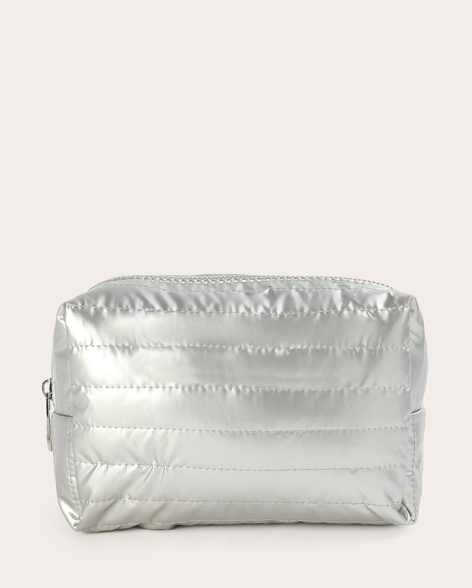 Necessaire metalizada em matelassê com zíper - prata