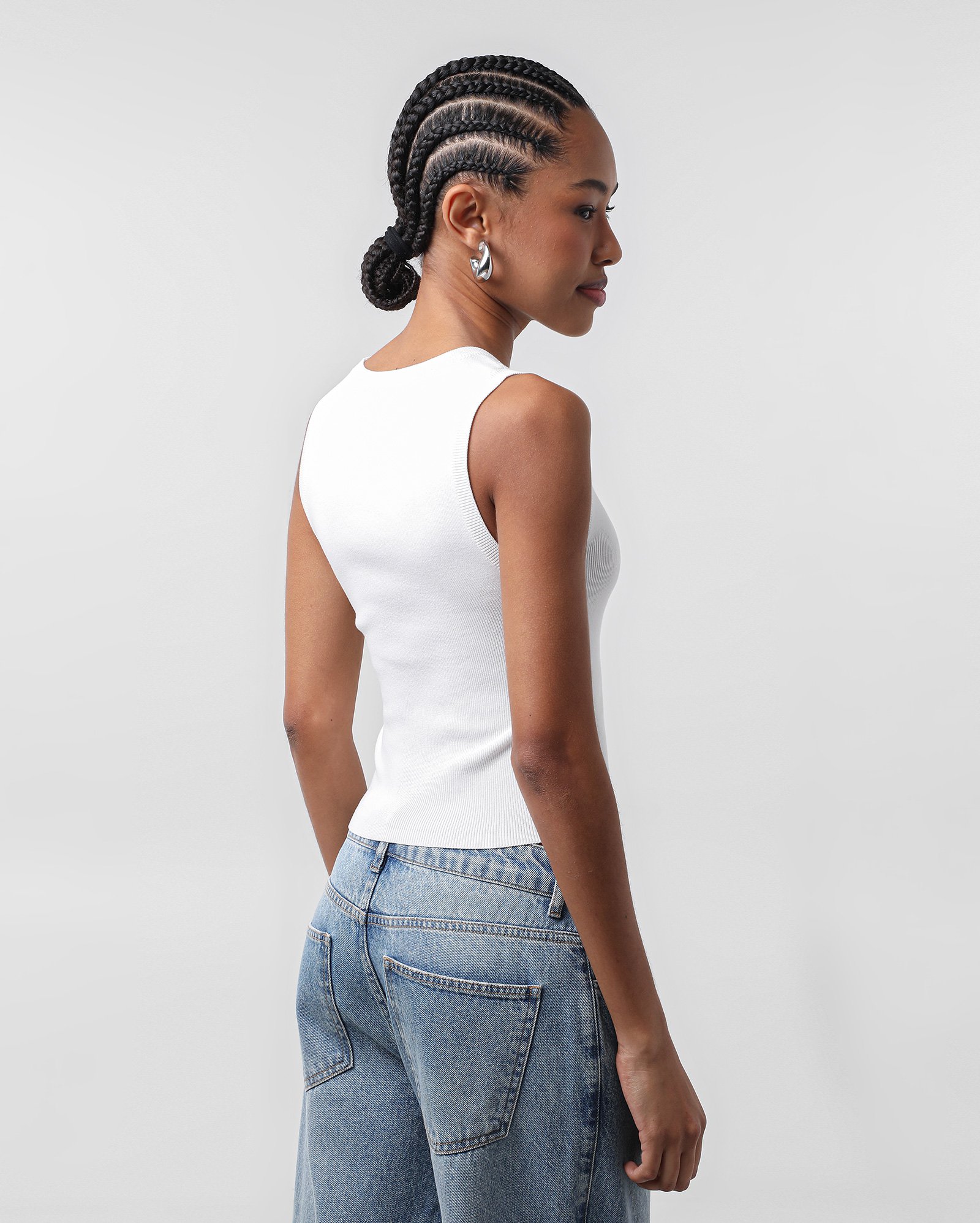 Regata cropped canelada básica - Branco | Pool Basics — foto 2