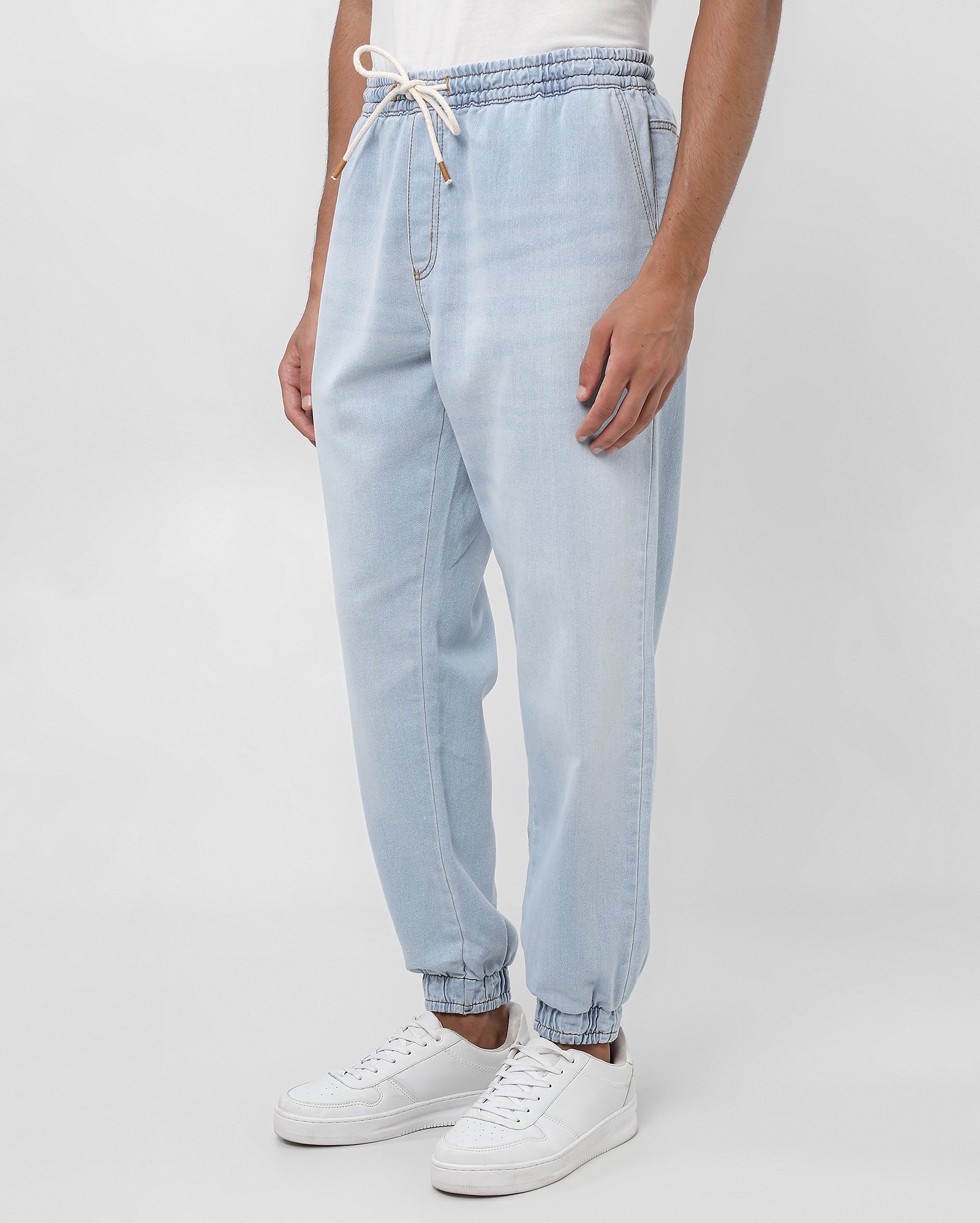 Calça jeans masculina Comfy jogger denim claro | Pool Jeans