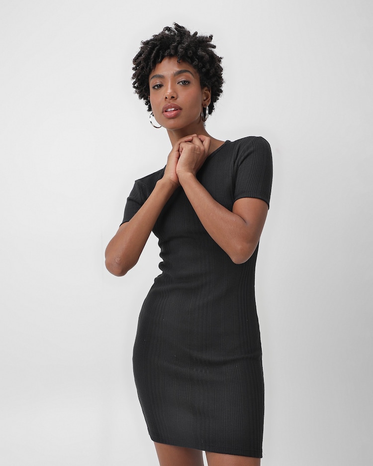 Tubinho Curto Colado Vestido Tubinho Preto Vestido Preto Com Bota