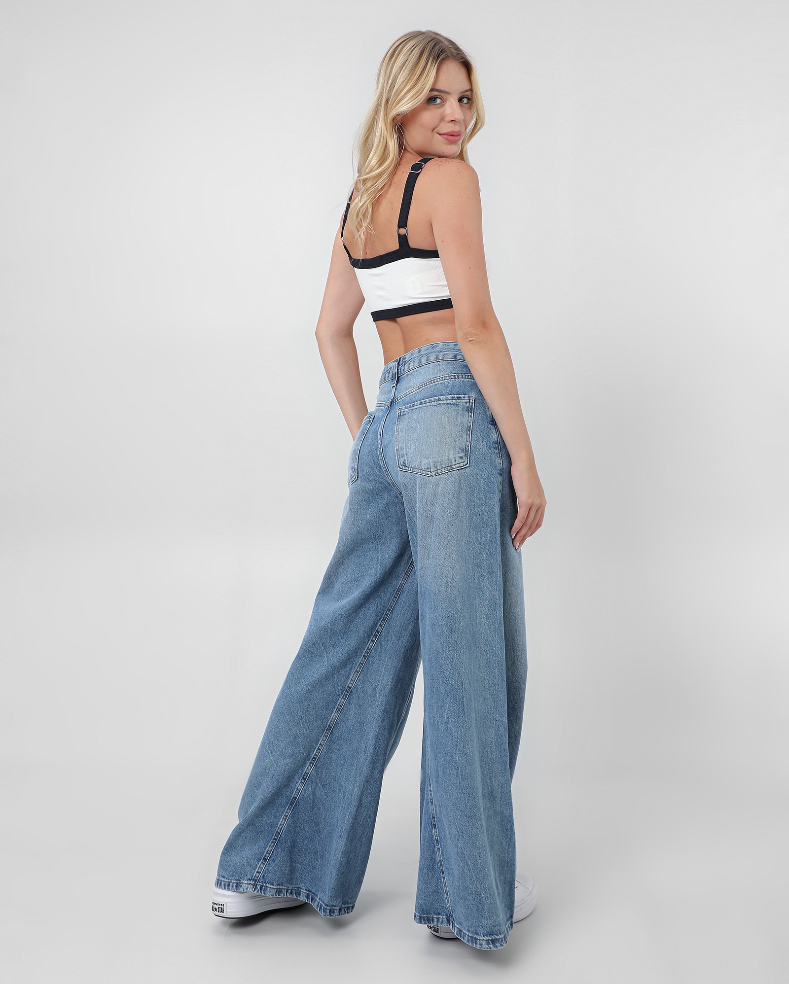 Calça jeans feminina palazzo cintura média denim claro | Pool Jeans