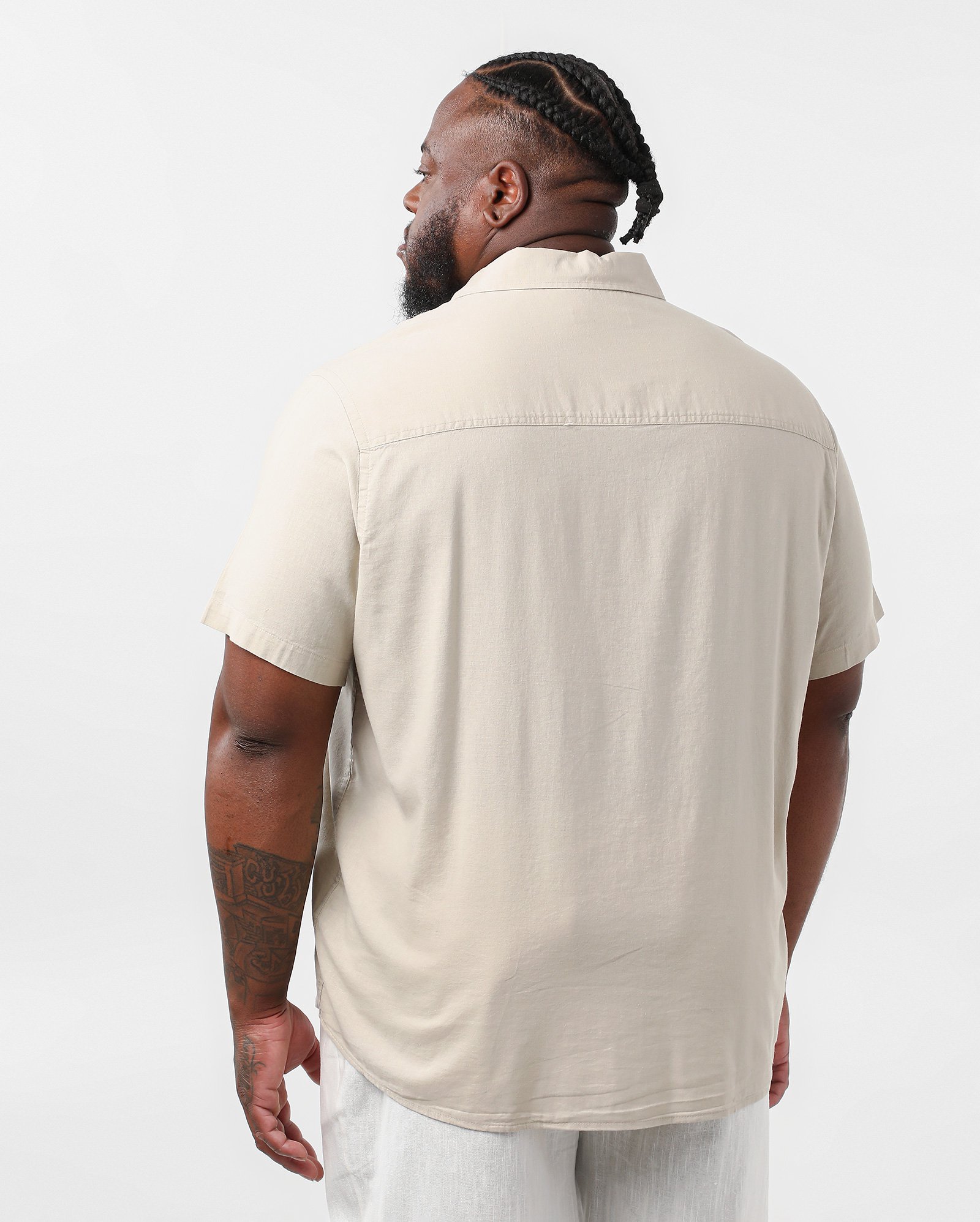 Camisa plus size masculina em viscolinho - Bege — foto 2
