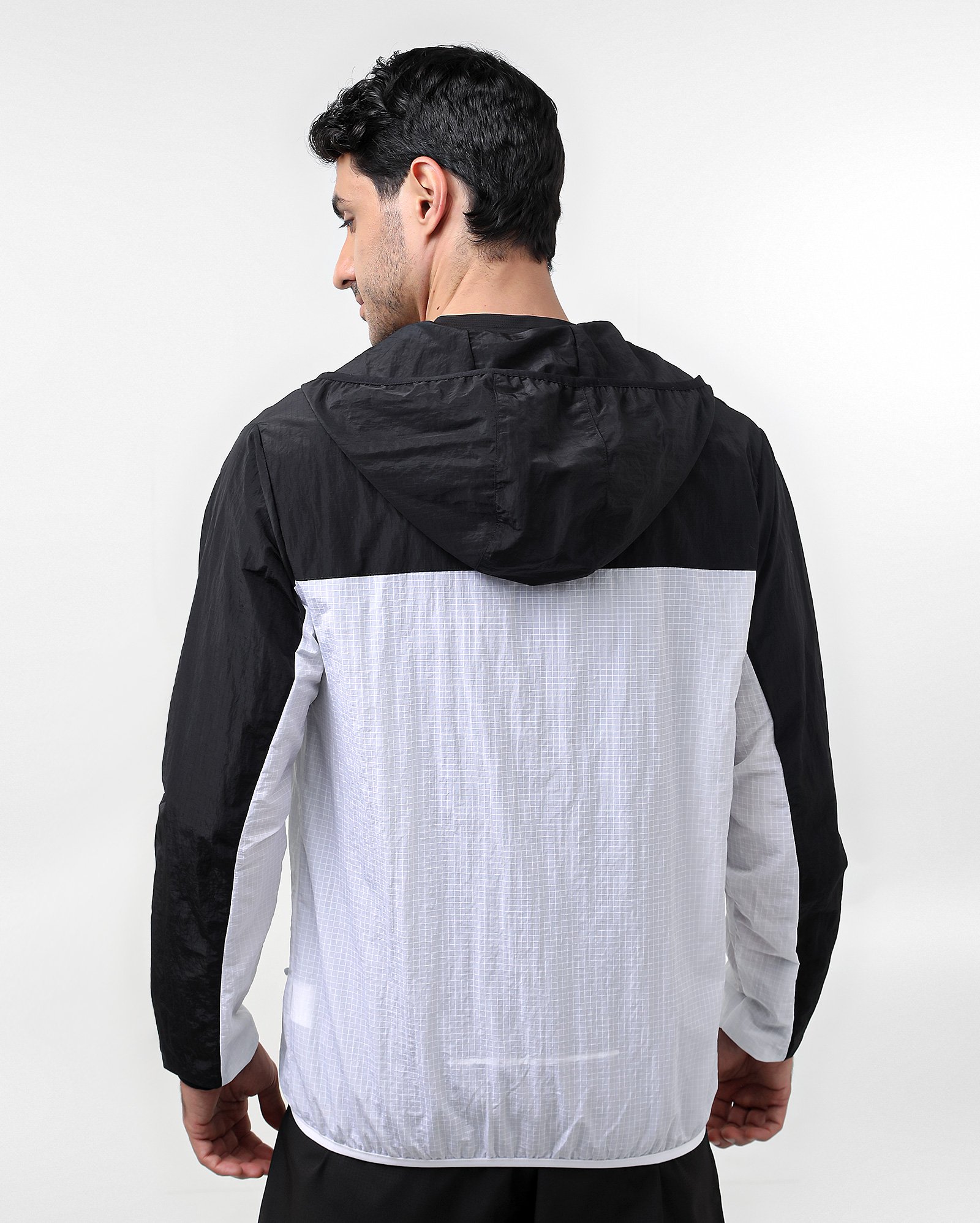 Jaqueta corta vento corrida masculina poliamida preta | BodyWork by Riachuelo