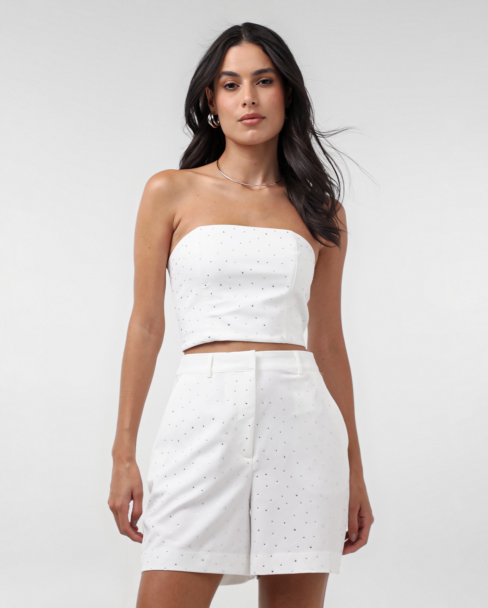 Short feminino de alfaiataria com brilho - Branco