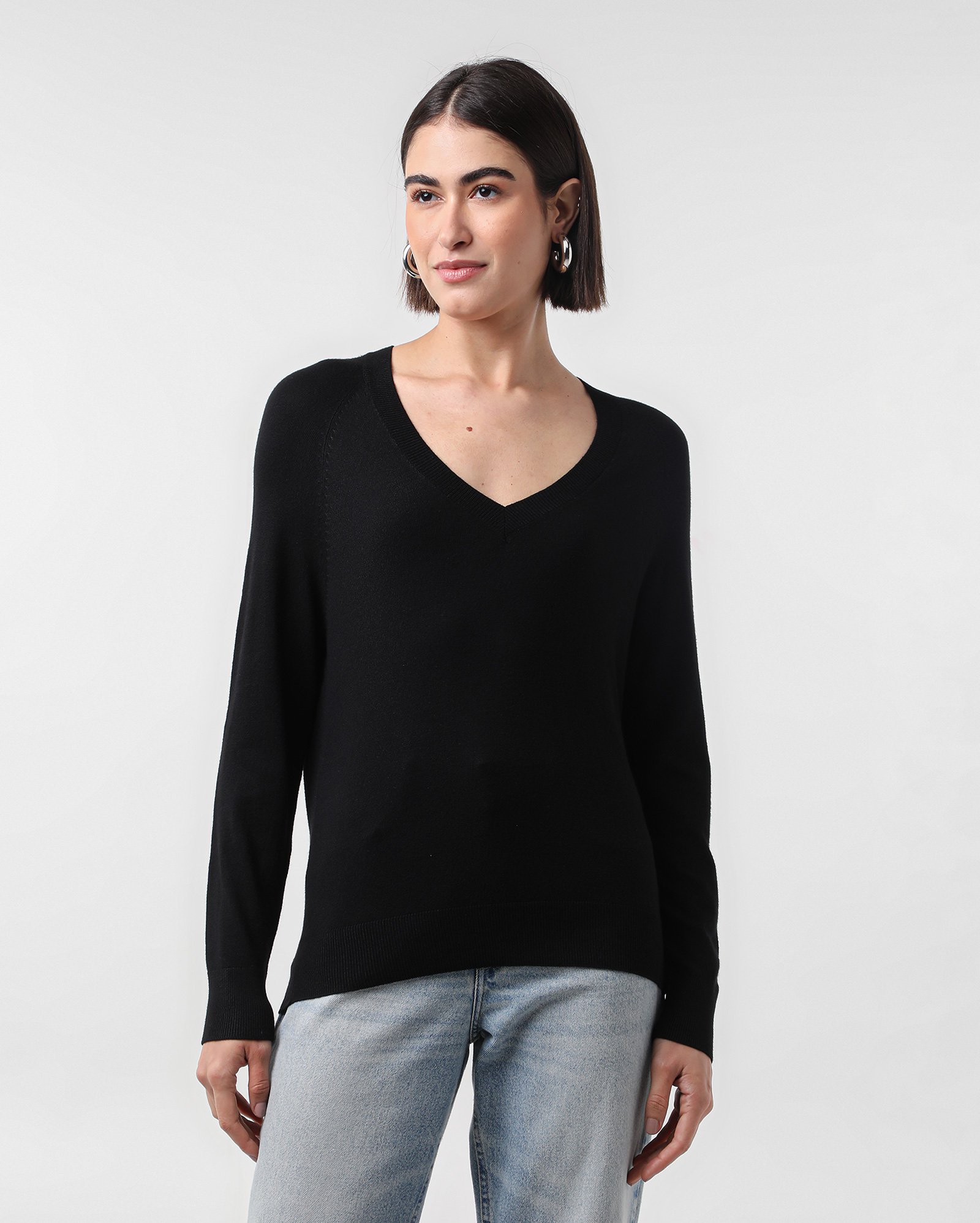 Suéter feminino amplo manga longa decote v - Preto | AK by Riachuelo