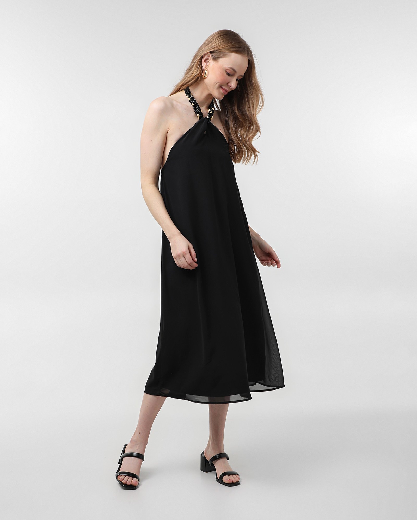 Vestido midi evasê frente única decote gota preto