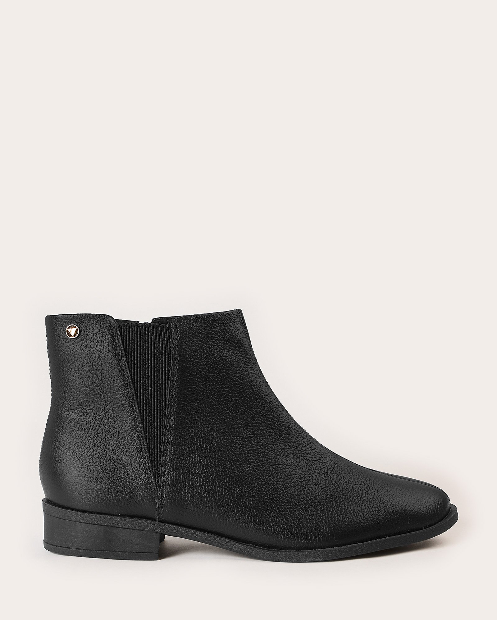 Bota feminina de couro cano curto - preta | Via Uno