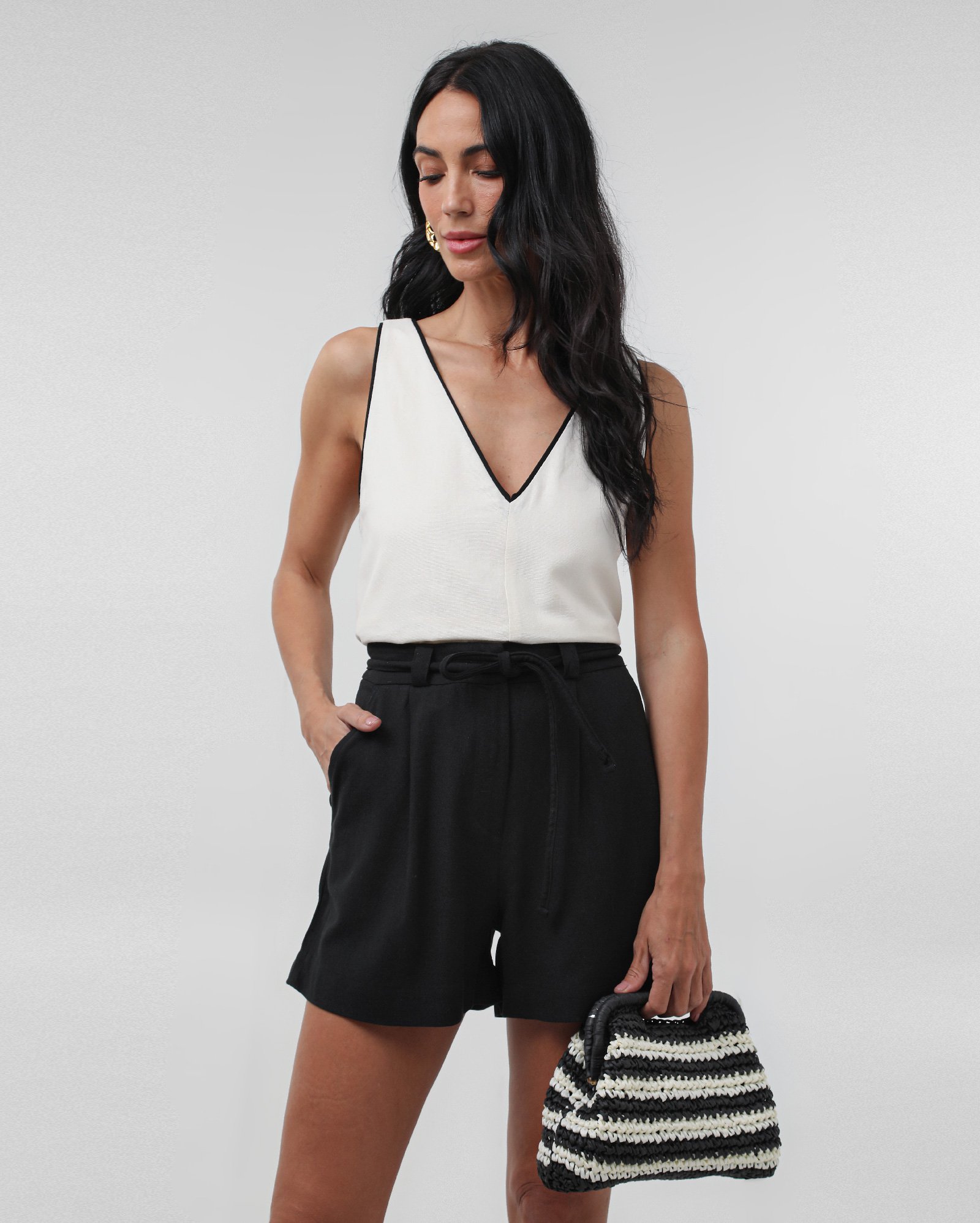 Short feminino em viscolinho com amarração preto | AK by Riachuelo