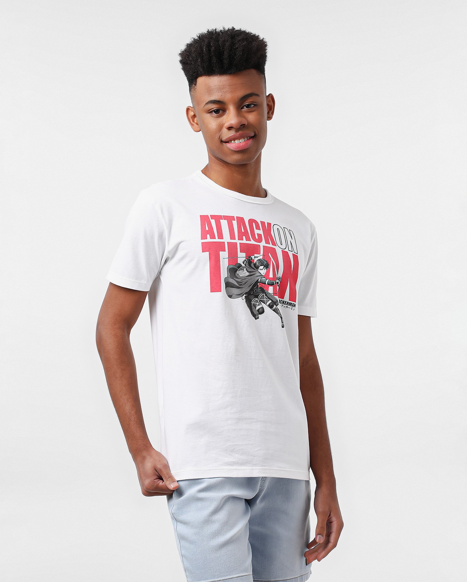 Camiseta juvenil Levi Ackerman branca | Attack on Titan