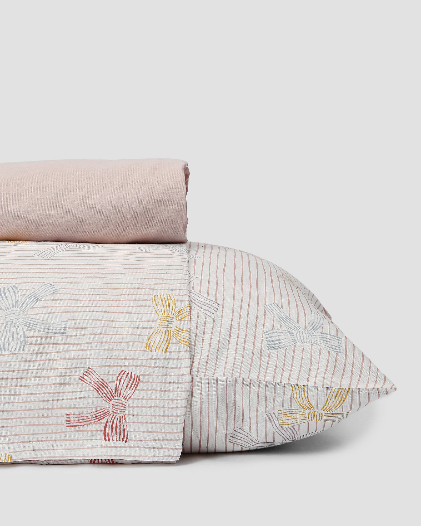 Jogo de cama solteiro 3 peças malha estampado laços branco | Casa Riachuelo