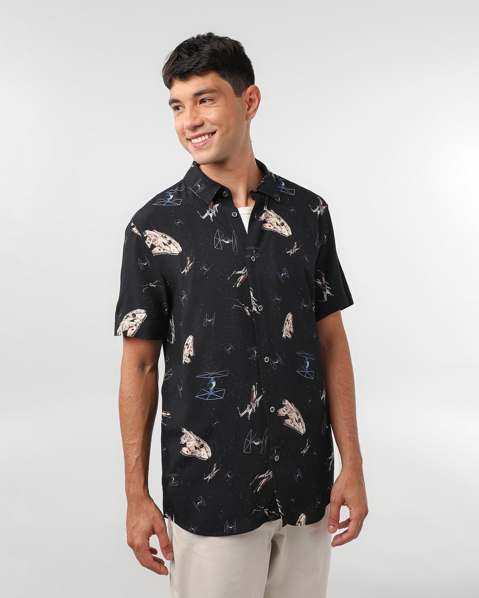 Camisa Star Wars regular em viscose galáxia preta | FANLAB