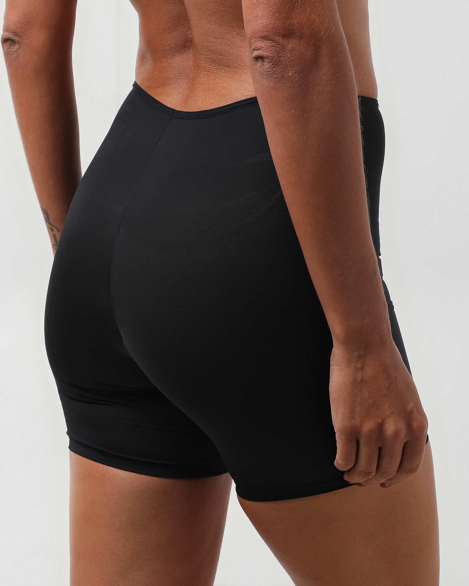 Bermuda modeladora cintura alta - Preto
