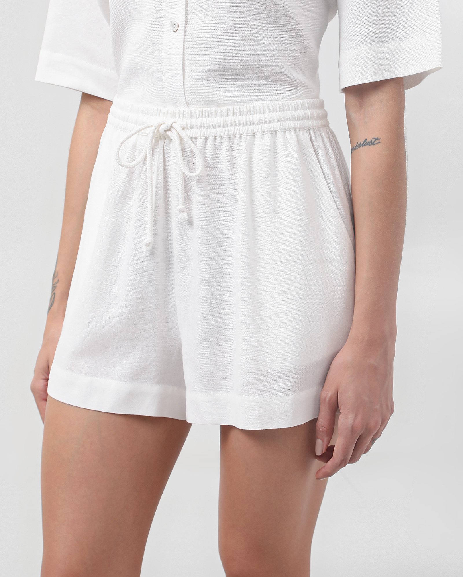 Short feminino em viscolinho cós com elástico - Branco | Pool