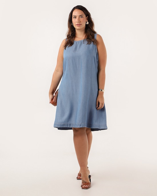 Vestido jeans curto plus size reto
