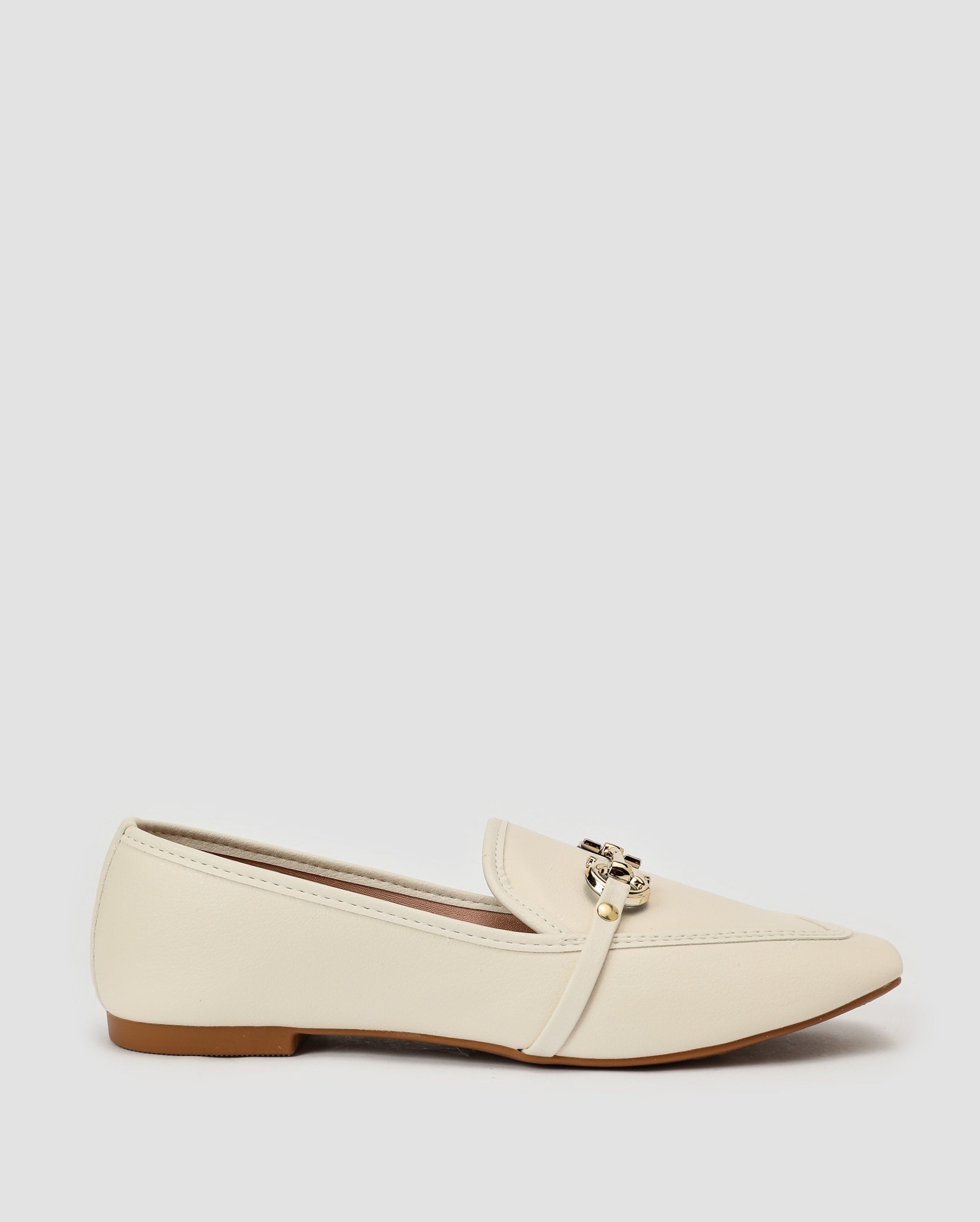 Mocassim feminino bico fino com bridão - Branco | Riachuelo
