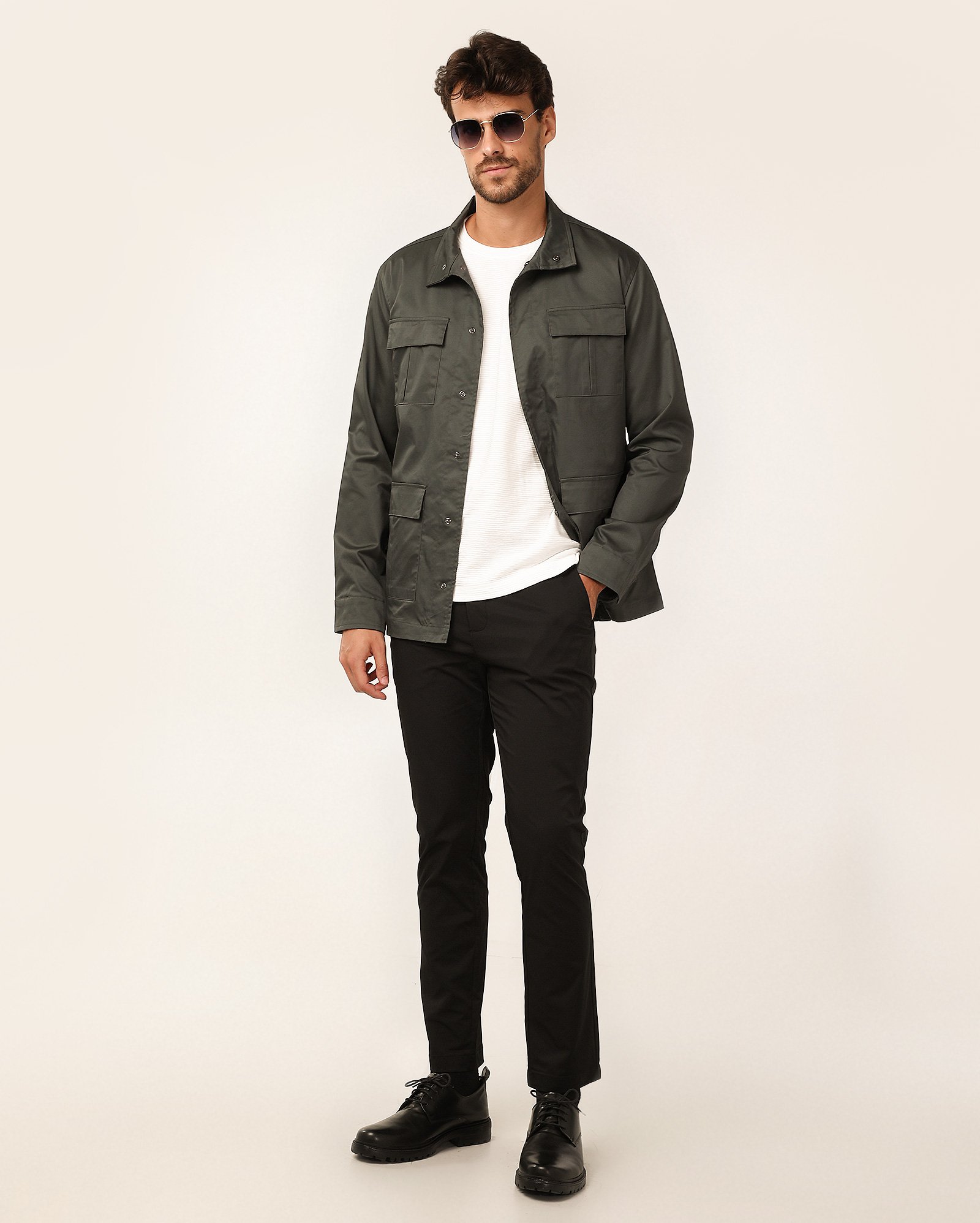 Jaqueta masculina com 4 bolsos cargo cinza — foto 3