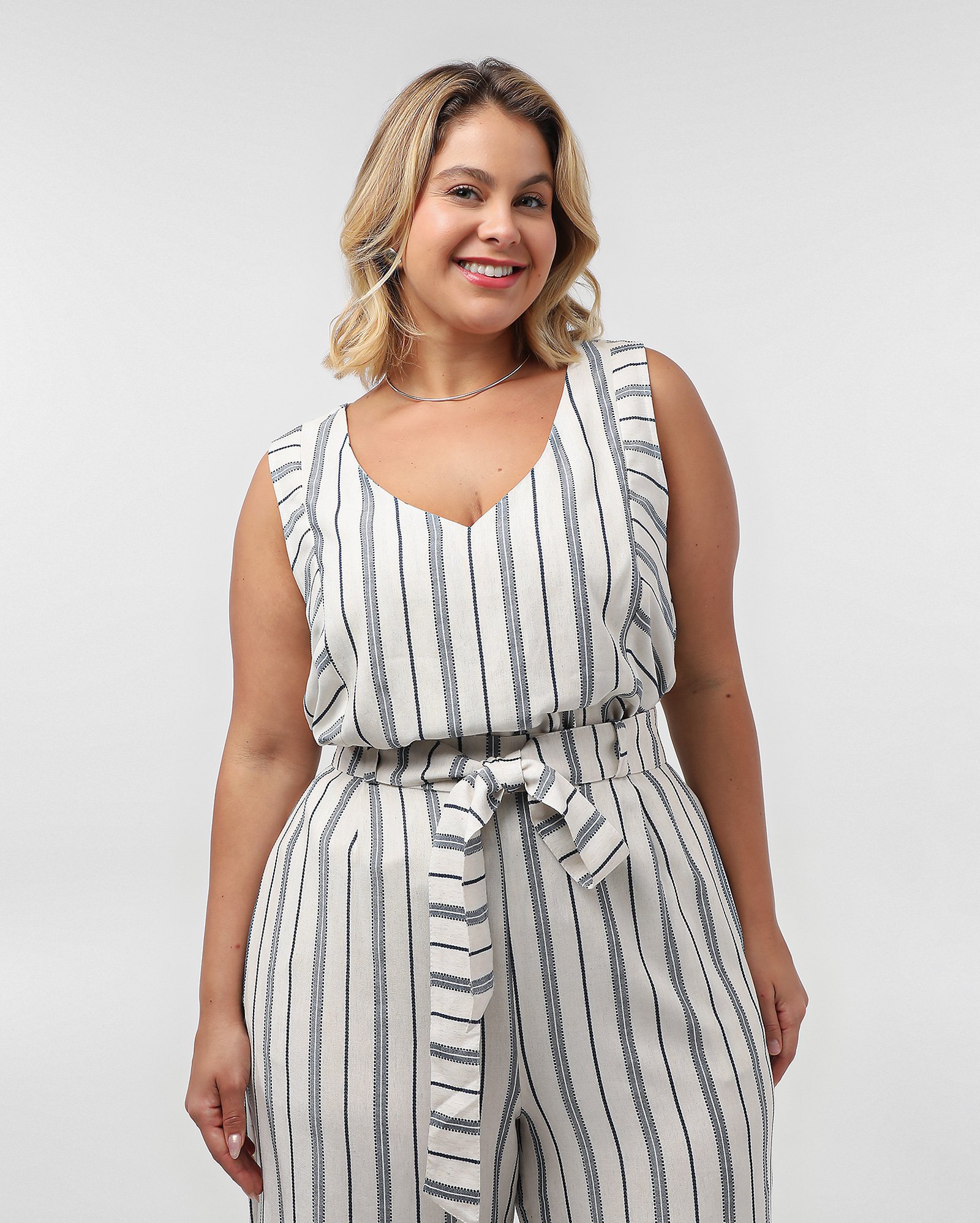 Riachuelo Regata plus size feminina gola V em viscolinho